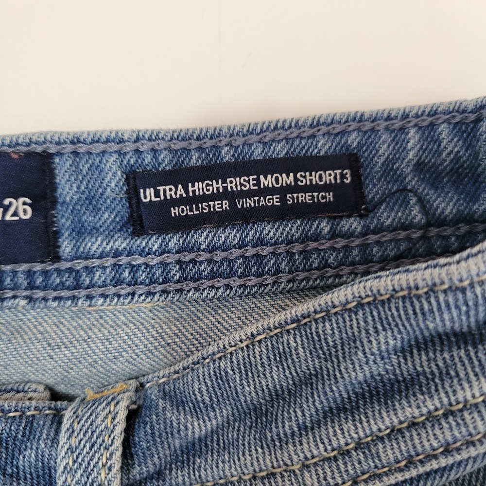 3 / $30 Hollister Ultra High Rise Mom Jean Short 3 / 26 Blue Denim Button Fly‎ - Picture 7 of 11